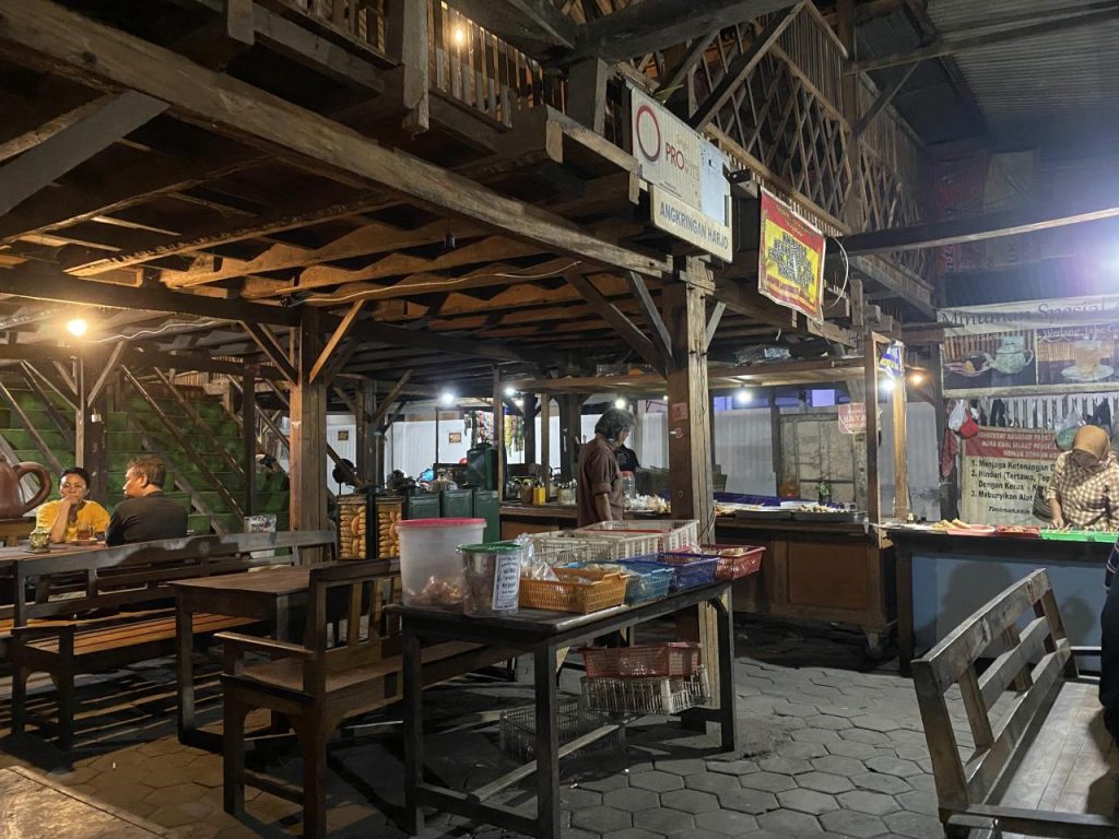 Angkringan Prasmanan Kang Harjo, Tempat Makan di Bantul Angkringan Prasmanan Kang Harjo, Tempat Makan di Bantul