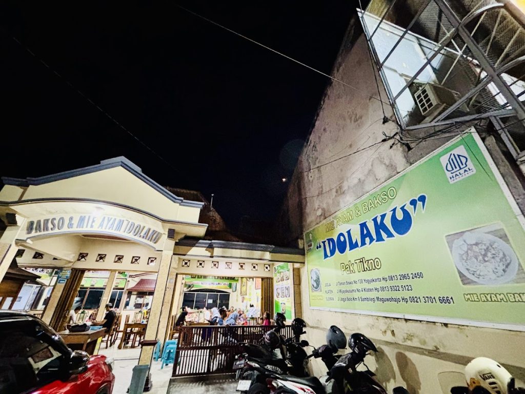 Bakso & Mie Ayam Idolaku: Kuliner Khas Jogja yang Patut Dicicipi Bakso & Mie Ayam Idolaku: Kuliner Khas Jogja yang Patut Dicicipi