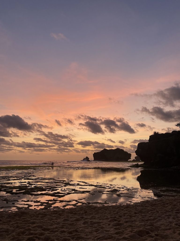 Keindahan Alam dan Potensi Wisata Sunrise–Sunset Di Pantai Sadranan. Keindahan Alam dan Potensi Wisata Sunrise–Sunset Di Pantai Sadranan.