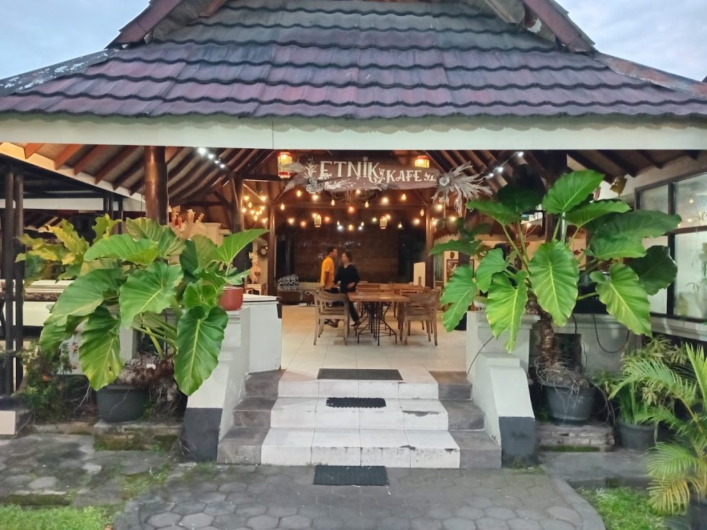 Gazebo Garden Restaurant Yogyakarta: Perpaduan Kuliner Nusantara dan Nuansa Romantis di Tengah Kota Gazebo Garden Restaurant Yogyakarta: Perpaduan Kuliner Nusantara dan Nuansa Romantis di Tengah Kota
