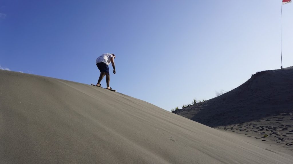 Aktivitas Wisata Unggulan: Sandboarding dan Lebih Banyak Lagi Aktivitas Wisata Unggulan: Sandboarding dan Lebih Banyak Lagi