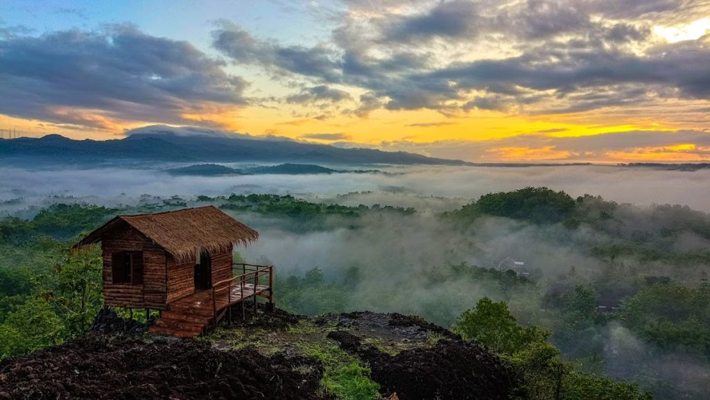 Keindahan Alam Gunung Ireng: Panorama Matahari Terbit dan Lautan Kabut yang Memukau Keindahan Alam Gunung Ireng: Panorama Matahari Terbit dan Lautan Kabut yang Memukau