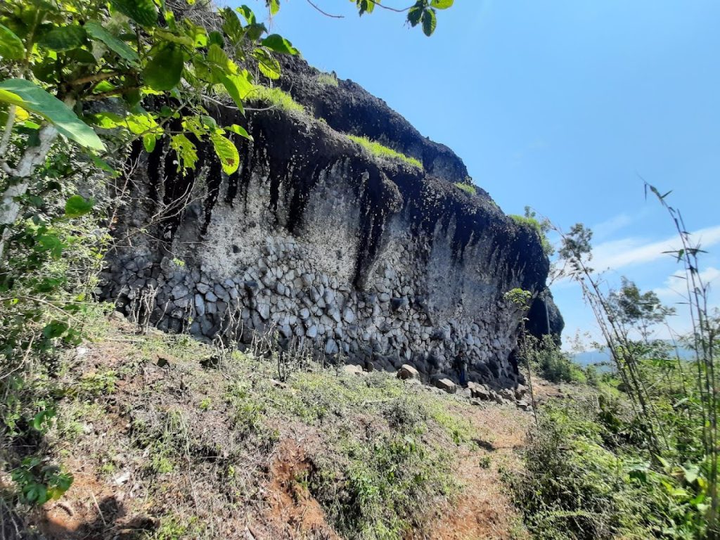 Sejarah dan Legenda Gunung Ireng: Kisah Bratasena dan Jejak Kearifan Lokal Sejarah dan Legenda Gunung Ireng: Kisah Bratasena dan Jejak Kearifan Lokal