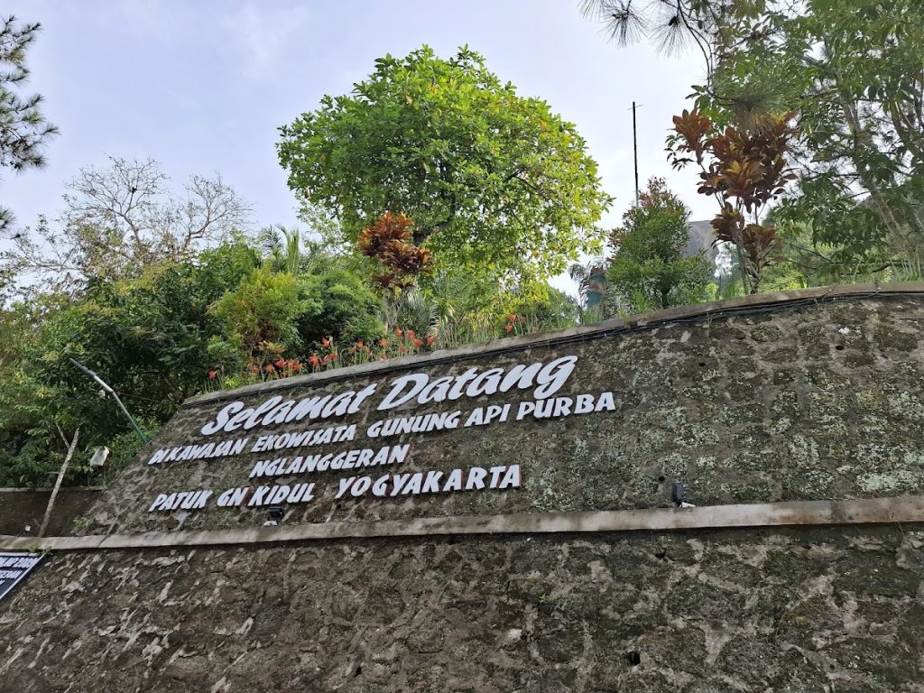 Harga Tiket Masuk, Jam Operasional, dan Fasilitas Penunjang di Gunung Nglanggeran