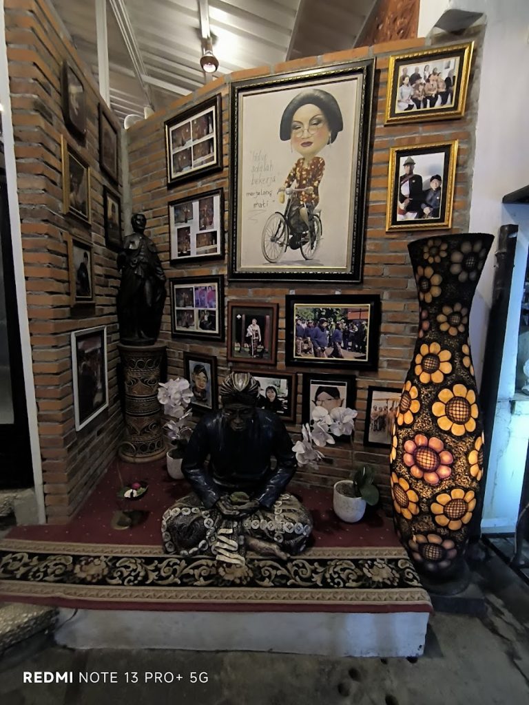 House of Raminten: Perpaduan Kuliner Tradisional Jawa dan Atmosfer Budaya yang Otentik House of Raminten: Perpaduan Kuliner Tradisional Jawa dan Atmosfer Budaya yang Otentik