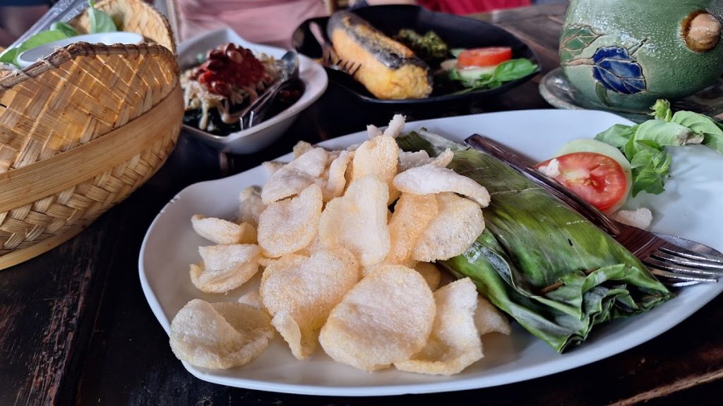 Menu dan Cita Rasa House of Raminten: Perpaduan Kreativitas dan Warisan Rasa Menu dan Cita Rasa House of Raminten: Perpaduan Kreativitas dan Warisan Rasa