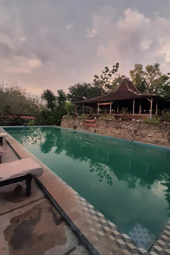 Fasilitas Pendukung dan Kenyamanan Pengunjung Kolam Renang Gunung Kendil Fasilitas Pendukung dan Kenyamanan Pengunjung Kolam Renang Gunung Kendil