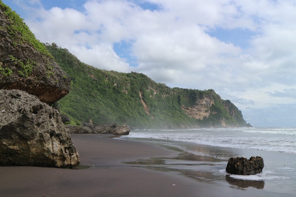 Mengenal Pantai Parangendog Lebih Dekat Mengenal Pantai Parangendog Lebih Dekat