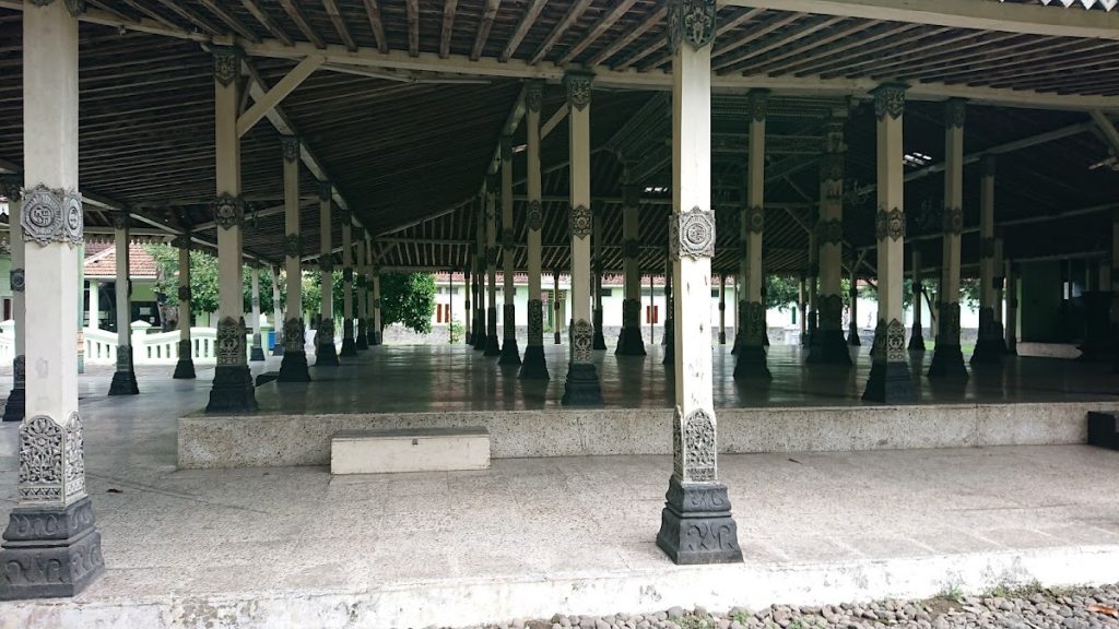 Struktur dan Arsitektur Bangunan Museum Wayang Kekayon. Struktur dan Arsitektur Bangunan Museum Wayang Kekayon.