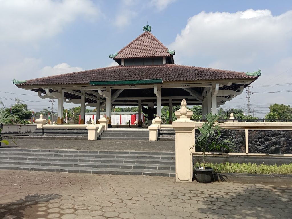 Latar Belakang dan Sejarah Pendirian Museum Monumen Pahlawan Pancasila Latar Belakang dan Sejarah Pendirian Museum Monumen Pahlawan Pancasila