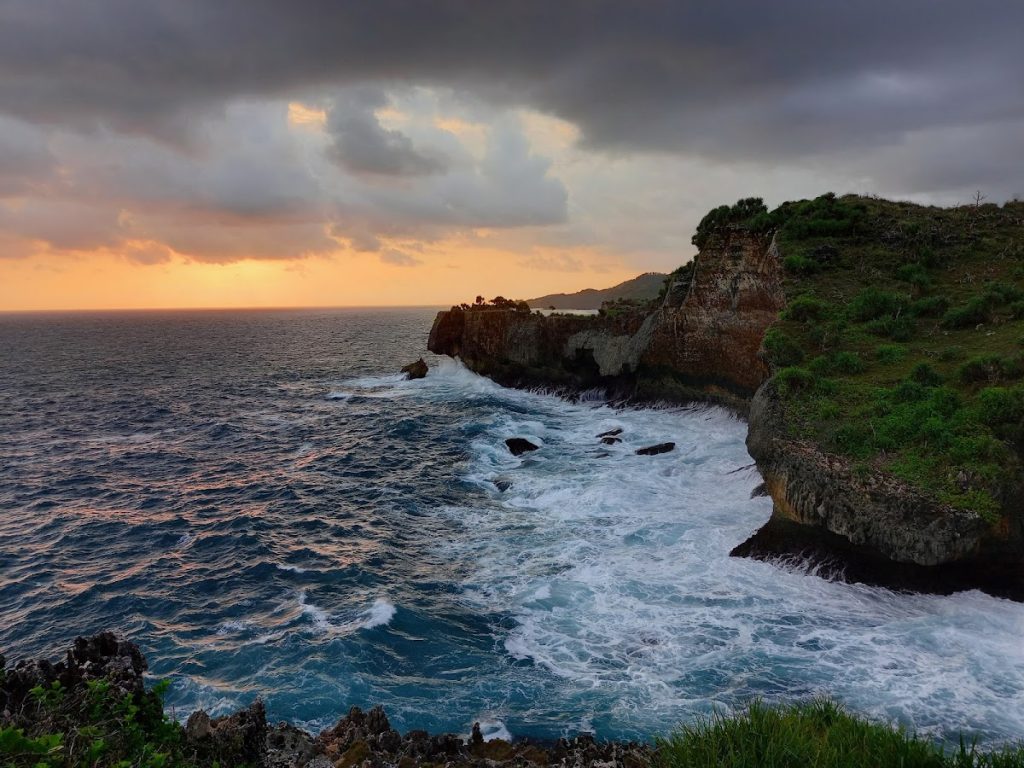 Sejarah dan Asal Usul Nama Pantai Ngedan Sejarah dan Asal Usul Nama Pantai Ngedan