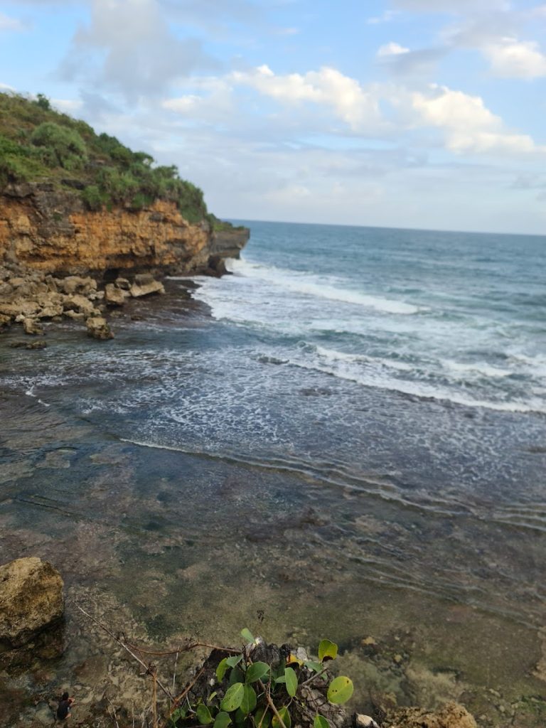 Keindahan Alam Pantai Ngedan Keindahan Alam Pantai Ngedan
