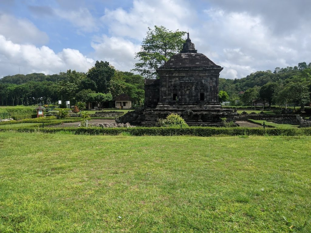 Arsitektur dan Struktur Candi Banyunibo Arsitektur dan Struktur Candi Banyunibo