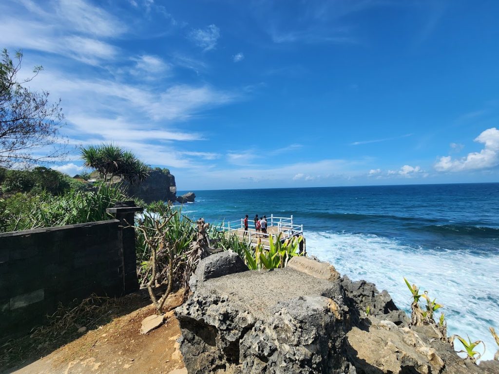 Daya Tarik Utama Pantai Ngobaran Daya Tarik Utama Pantai Ngobaran