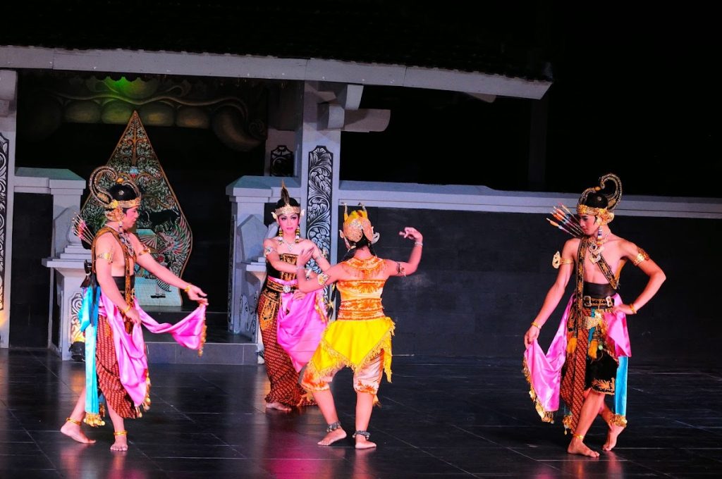 Kolaborasi Tari, Musik, dan Visual: Daya Pikat Ramayana Ballet Kolaborasi Tari, Musik, dan Visual: Daya Pikat Ramayana Ballet