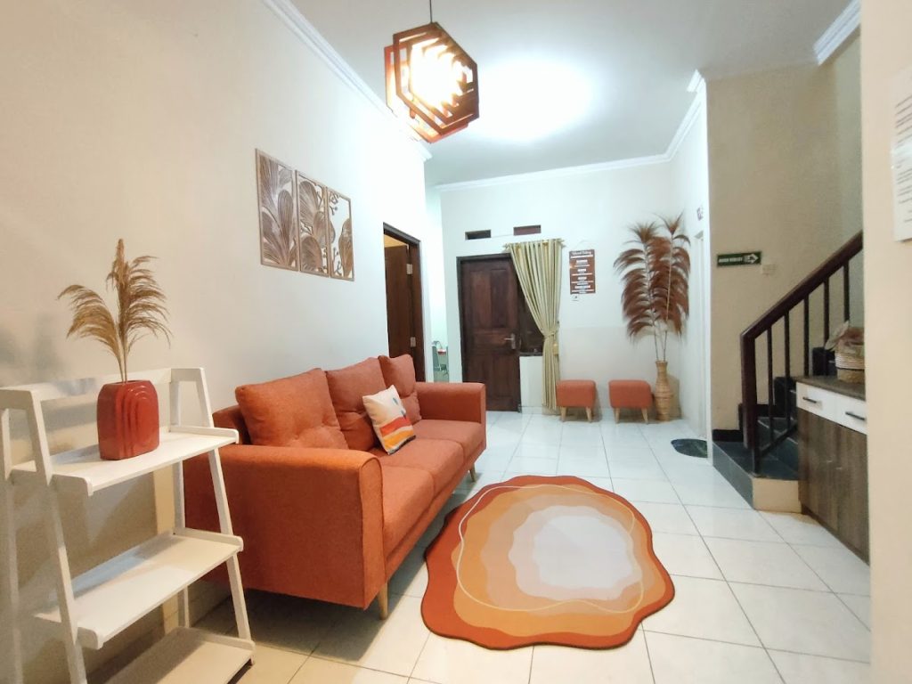 Harga, Kapasitas, dan Kebijakan Menginap Di Hermosa Guest House Harga, Kapasitas, dan Kebijakan Menginap Di Hermosa Guest House