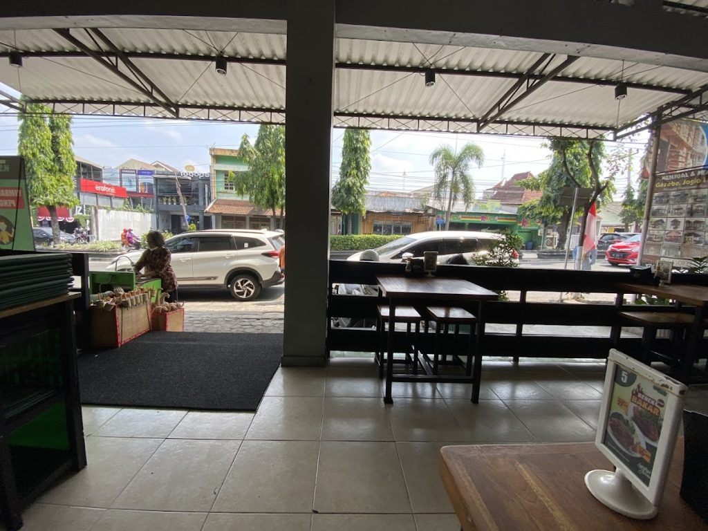 Bebek Goreng Haji Slamet Jogja: Cabang Gejayan yang Ramai Peminat Bebek Goreng Haji Slamet Jogja: Cabang Gejayan yang Ramai Peminat