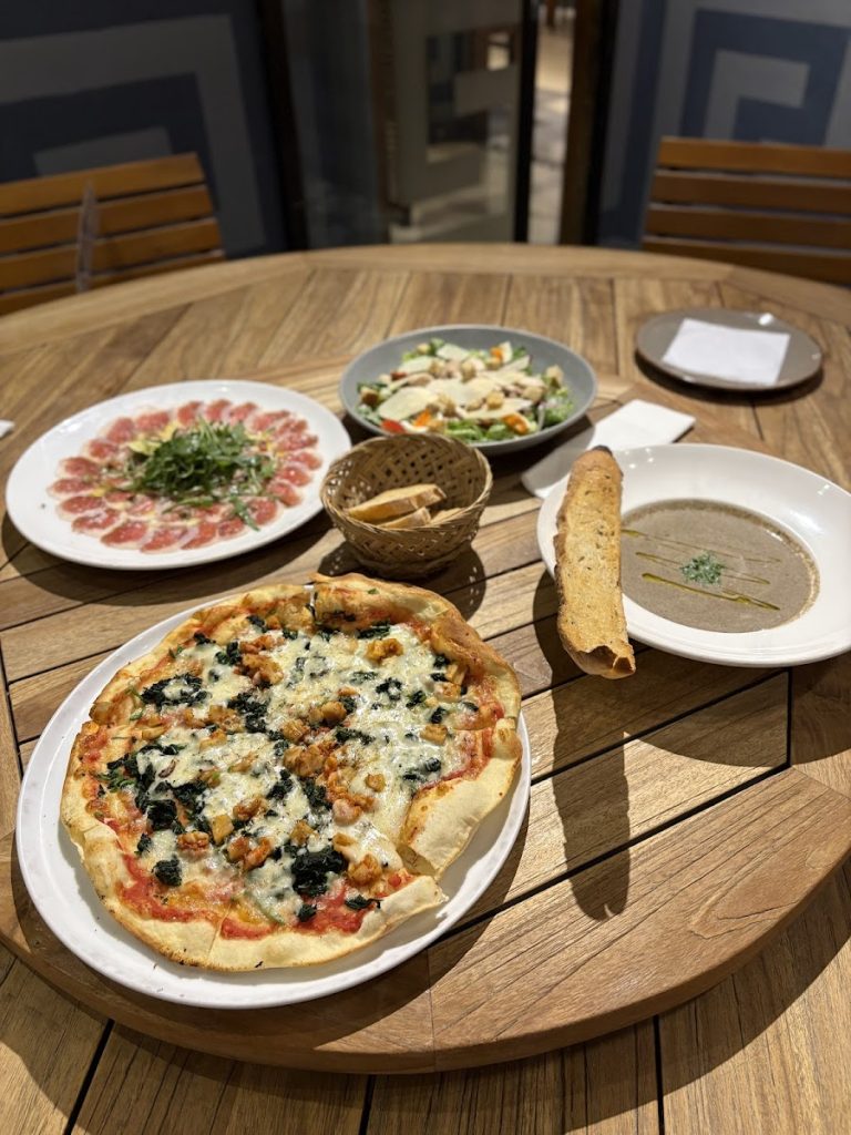 Review dan Ulasan Pengunjung Mediterranea Restaurant by Kamil Yogyakarta Review dan Ulasan Pengunjung Mediterranea Restaurant by Kamil Yogyakarta