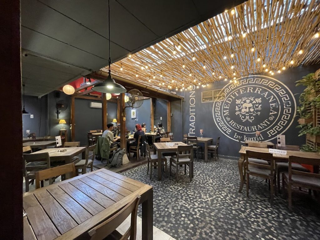 Fasilitas dan Layanan Di Mediterranea Restaurant by Kamil Fasilitas dan Layanan Di Mediterranea Restaurant by Kamil