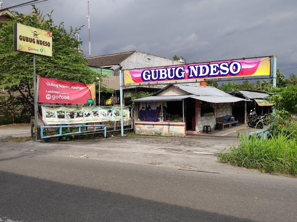 Rumah Makan Gubug Ndeso Bantul: Menikmati Cita Rasa Khas Jawa di Tengah Sawah yang Asri Rumah Makan Gubug Ndeso Bantul: Menikmati Cita Rasa Khas Jawa di Tengah Sawah yang Asri