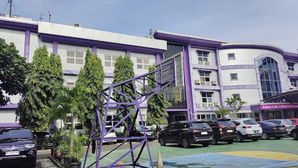 STMIK Amikom, Tempat Belajar di Sleman STMIK Amikom, Tempat Belajar di Sleman