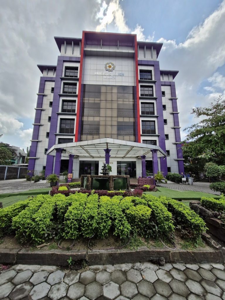 Sejarah Berdirinya STMIK AMIKOM Yogyakarta Sejarah Berdirinya STMIK AMIKOM Yogyakarta