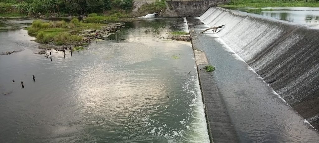 Pemanfaatan Sungai Opak oleh Masyarakat Sekitar Pemanfaatan Sungai Opak oleh Masyarakat Sekitar