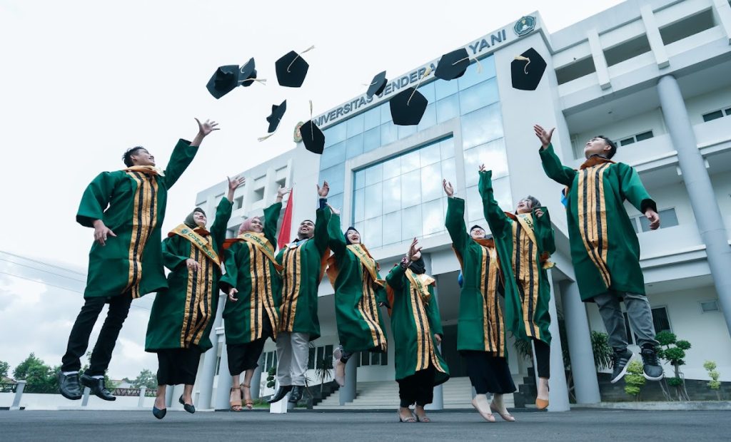Sejarah dan Latar Belakang Pendirian Universitas Jenderal Achmad Yani Yogyakarta Sejarah dan Latar Belakang Pendirian Universitas Jenderal Achmad Yani Yogyakarta