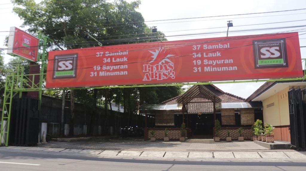 Waroeng Spesial Sambal SS Dekat Babarsari: Kuliner Pedas Legendaris Jogja Waroeng Spesial Sambal SS Dekat Babarsari: Kuliner Pedas Legendaris Jogja