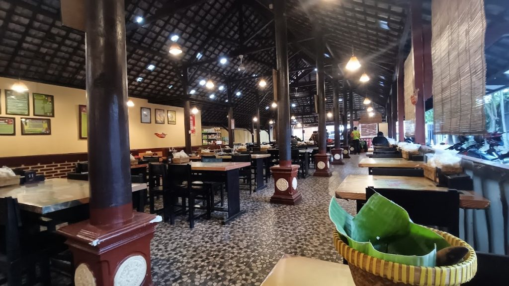 Ulasan Pengunjung Waroeng Spesial Sambal "SS" (Di Dekat Jl. Babarsari) Ulasan Pengunjung Waroeng Spesial Sambal "SS" (Di Dekat Jl. Babarsari)