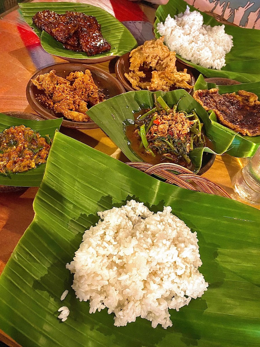 Waroeng Spesial Sambal SS Kaliurang: Kuliner Pedas Legendaris di Sleman Waroeng Spesial Sambal SS Kaliurang: Kuliner Pedas Legendaris di Sleman