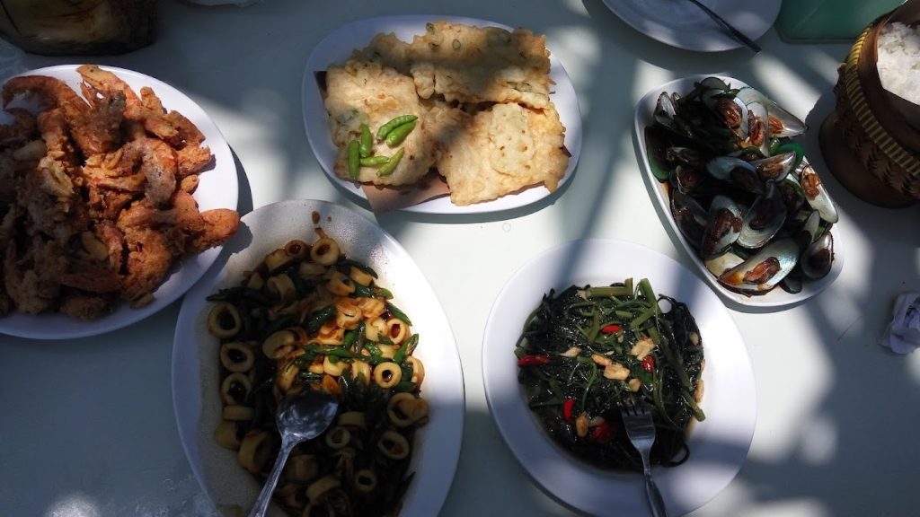 Ragam Menu: Perpaduan Masakan Laut dan Tradisional Di Indrayanti Resto Ragam Menu: Perpaduan Masakan Laut dan Tradisional Di Indrayanti Resto