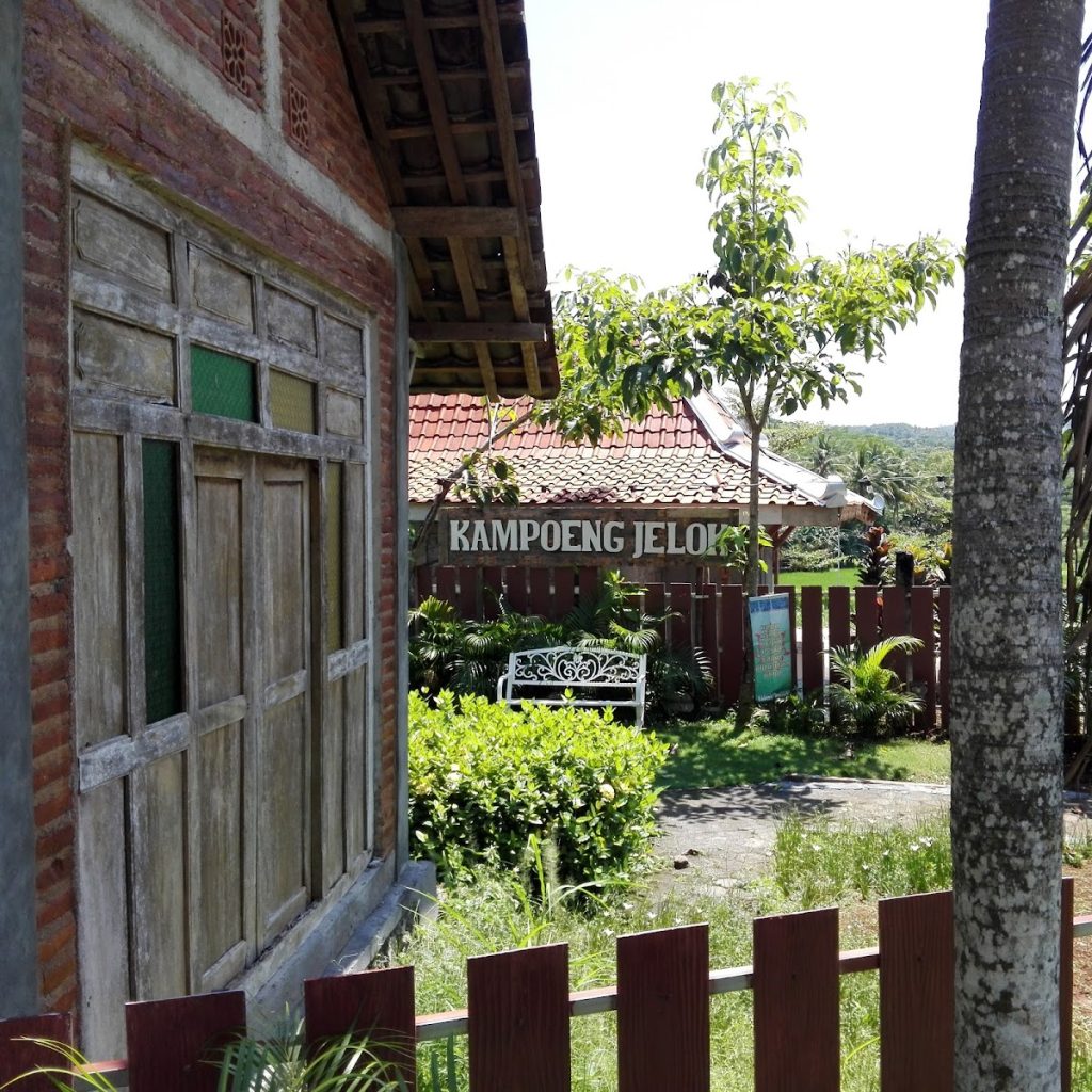 Fasilitas dan Akomodasi yang Mendukung Wisatawan Di Kampung Jelok Gunungkidul Fasilitas dan Akomodasi yang Mendukung Wisatawan Di Kampung Jelok Gunungkidul