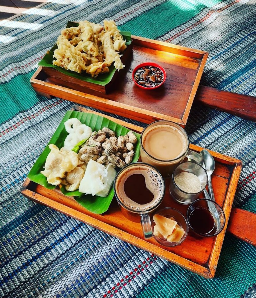 Keunikan Kedai Kopi Menoreh Pak Rohmat Keunikan Kedai Kopi Menoreh Pak Rohmat