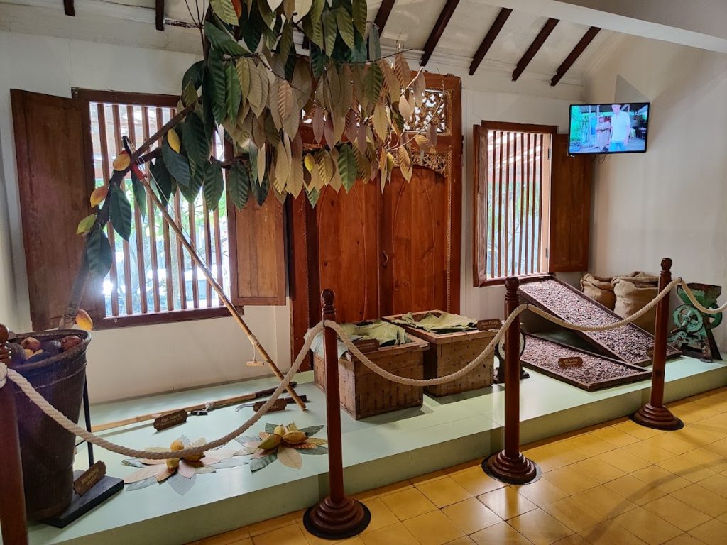 Salah satu program unggulan dari Museum Cokelat Monggo adalah tur edukatif yang menawarkan pengalaman belajar yang menyenangkan sekaligus berkesan. Salah satu program unggulan dari Museum Cokelat Monggo adalah tur edukatif yang menawarkan pengalaman belajar yang menyenangkan sekaligus berkesan.