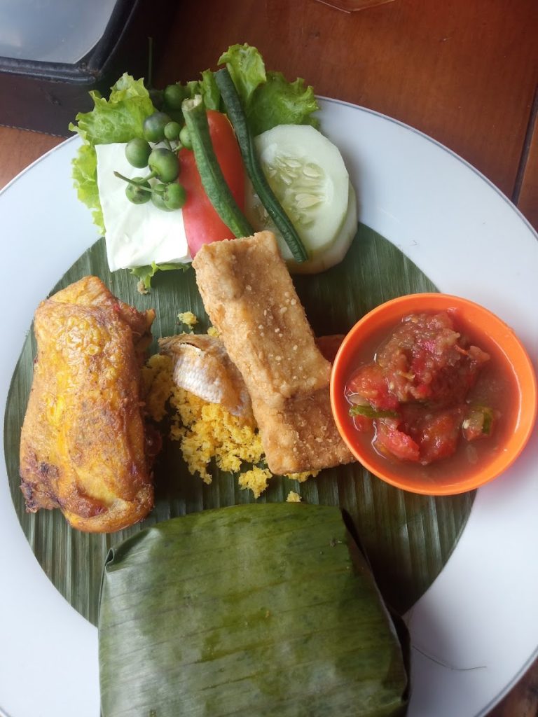 Menu Unggulan dan Cita Rasa Cimoll Resto Jogja: Sajian Autentik dari Tanah Pasundan Menu Unggulan dan Cita Rasa Cimoll Resto Jogja: Sajian Autentik dari Tanah Pasundan