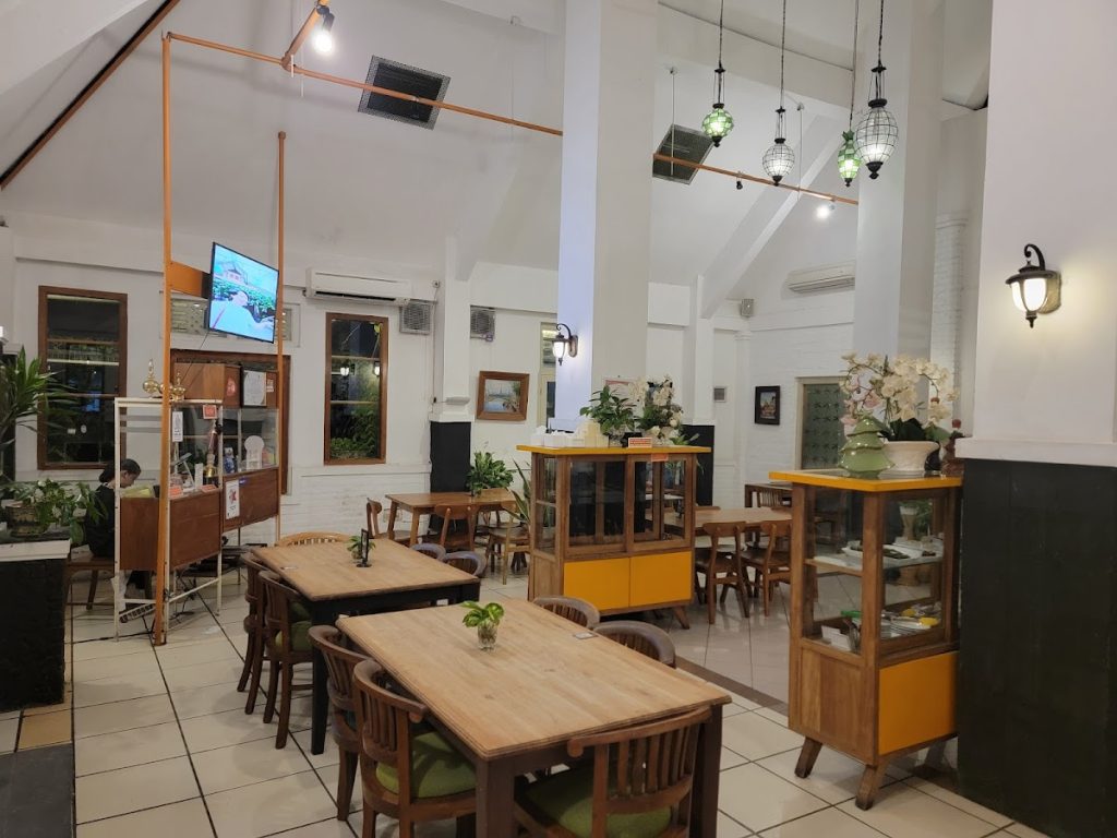 Konsep Restoran dan Suasana yang Dihadirkan Dapur Manado Jogja. Konsep Restoran dan Suasana yang Dihadirkan Dapur Manado Jogja.