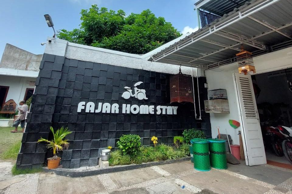 Fajar Homestay merupakan salah satu pilihan akomodasi ekonomis namun nyaman di Yogyakarta, yang menawarkan pengalaman menginap tenang namun tetap berada di jantung kota. Fajar Homestay merupakan salah satu pilihan akomodasi ekonomis namun nyaman di Yogyakarta, yang menawarkan pengalaman menginap tenang namun tetap berada di jantung kota.