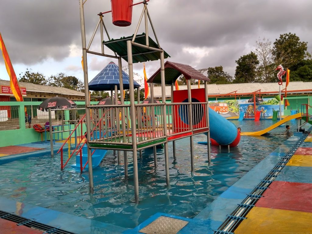 Banyak wisatawan memilih Kolam Renang Karya Tirta Ria sebagai tujuan liburan keluarga karena sejumlah alasan kuat. Banyak wisatawan memilih Kolam Renang Karya Tirta Ria sebagai tujuan liburan keluarga karena sejumlah alasan kuat.