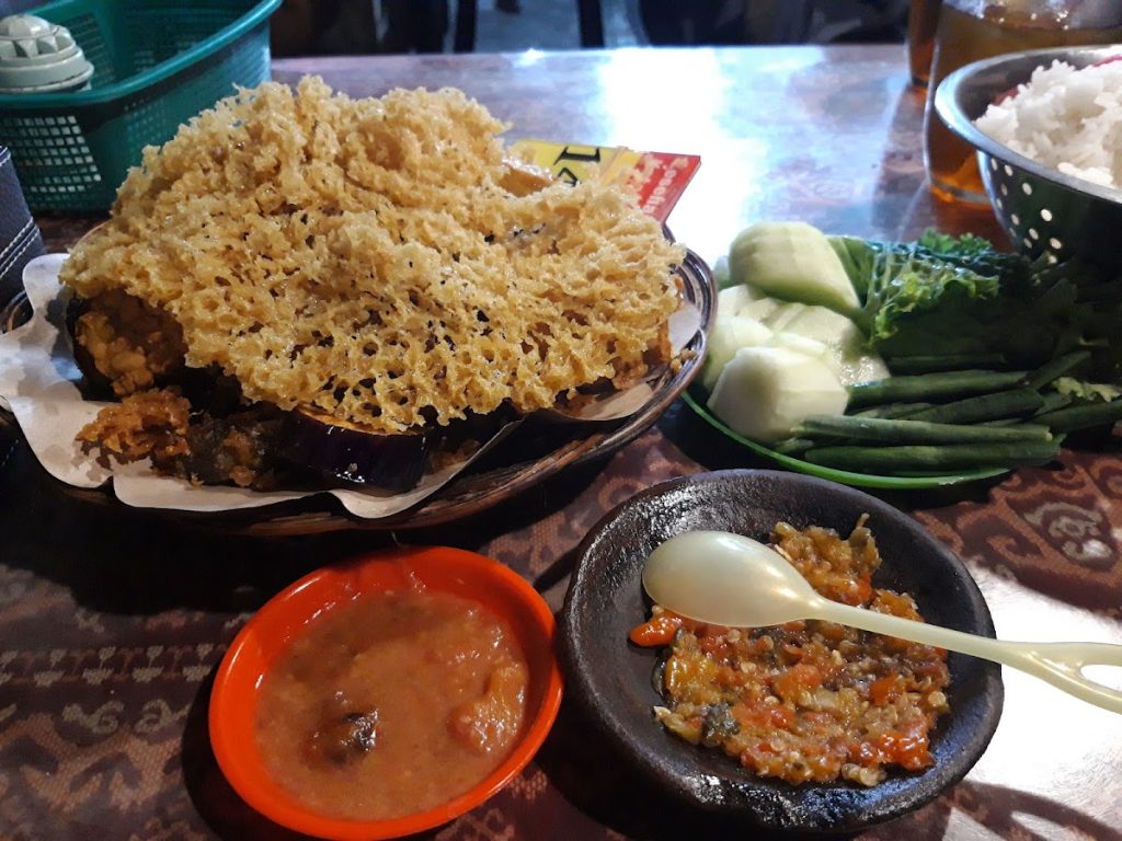 Salah satu daya tarik utama dari salah satu tempat kuliner di Jogja Lesehan Katamso terletak pada keragaman menu yang ditawarkan. Salah satu daya tarik utama dari salah satu tempat kuliner di Jogja Lesehan Katamso terletak pada keragaman menu yang ditawarkan.