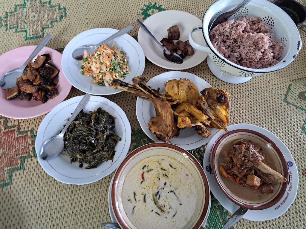 Pengalaman Kuliner di Lesehan Pari Gogo Pengalaman Kuliner di Lesehan Pari Gogo