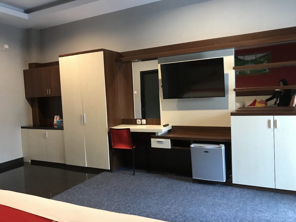 D’Amor Exclusive Timoho memiliki berbagai tipe kamar yang dirancang untuk memenuhi kebutuhan beragam tamu, mulai dari pasangan muda hingga rombongan keluarga besar. D’Amor Exclusive Timoho memiliki berbagai tipe kamar yang dirancang untuk memenuhi kebutuhan beragam tamu, mulai dari pasangan muda hingga rombongan keluarga besar.