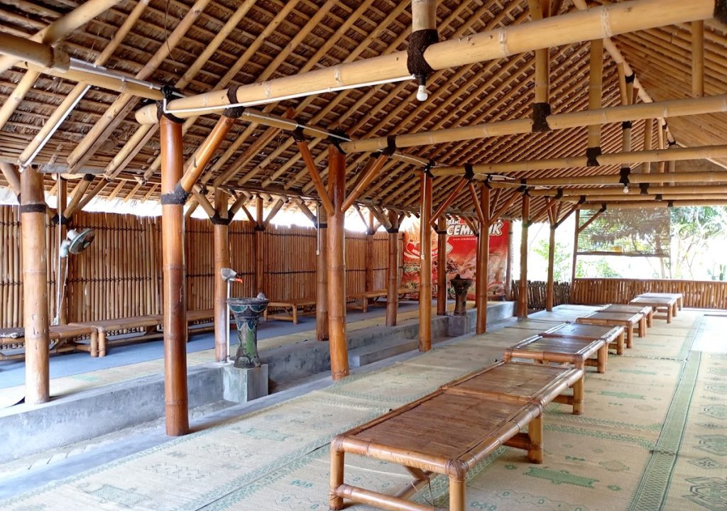 Review Kuliner Ingkung Mbah Cempluk Bantul: Menyelami Cita Rasa Tradisional dalam Suasana Pedesaan yang Menenangkan Review Kuliner Ingkung Mbah Cempluk Bantul: Menyelami Cita Rasa Tradisional dalam Suasana Pedesaan yang Menenangkan