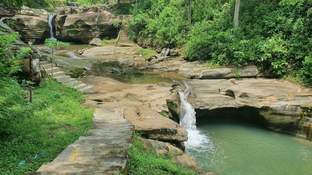 Air Terjun Luweng Sampang: Pesona Alam Eksotis Tersembunyi di Gunungkidul Air Terjun Luweng Sampang: Pesona Alam Eksotis Tersembunyi di Gunungkidul