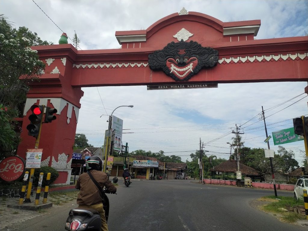 Sejarah Desa Wisata Kasongan: Dari Tragedi Menjadi Warisan Budaya Sejarah Desa Wisata Kasongan: Dari Tragedi Menjadi Warisan Budaya