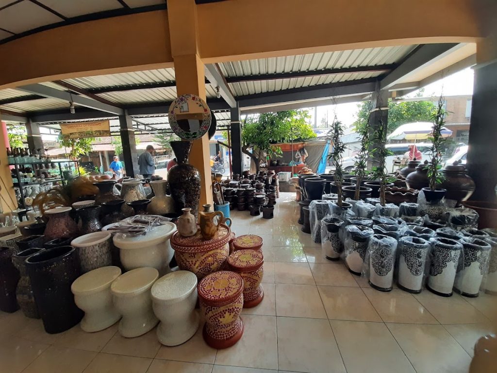 Perkembangan Motif dan Desain Keramik Kasongan Perkembangan Motif dan Desain Keramik Kasongan