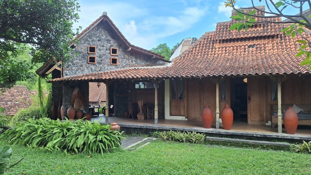Fasilitas dan Aktivitas Wisata di Desa Kasongan Fasilitas dan Aktivitas Wisata di Desa Kasongan