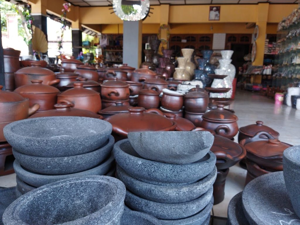 Desa Wisata Kasongan: Sentra Gerabah Legendaris di Bantul, Yogyakarta Desa Wisata Kasongan: Sentra Gerabah Legendaris di Bantul, Yogyakarta