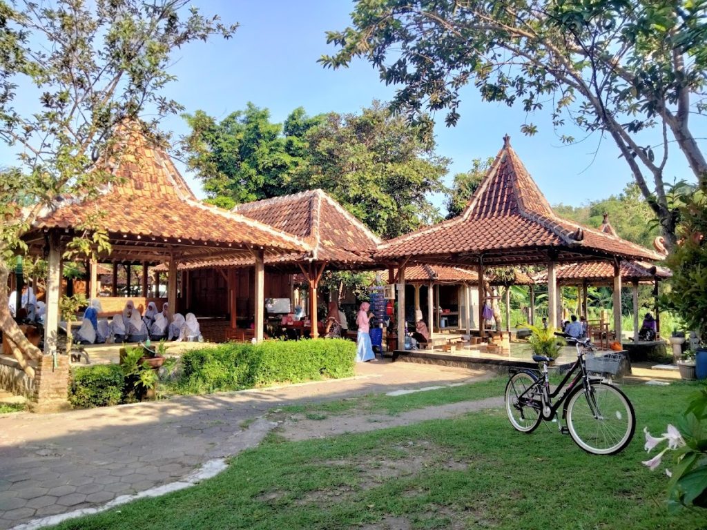 Pengelolaan Kampung Batik Giriloyo Pengelolaan Kampung Batik Giriloyo