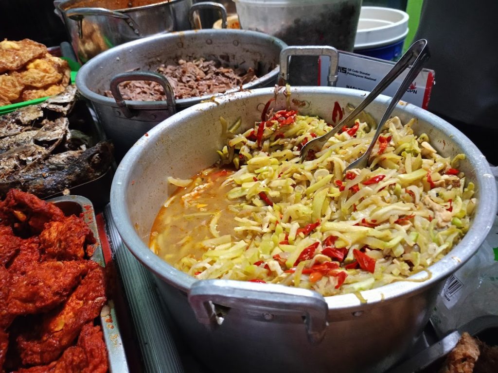 Nasi Campur Demangan, Warisan Kuliner Malam Jogja yang Tak Lekang Waktu Nasi Campur Demangan, Warisan Kuliner Malam Jogja yang Tak Lekang Waktu